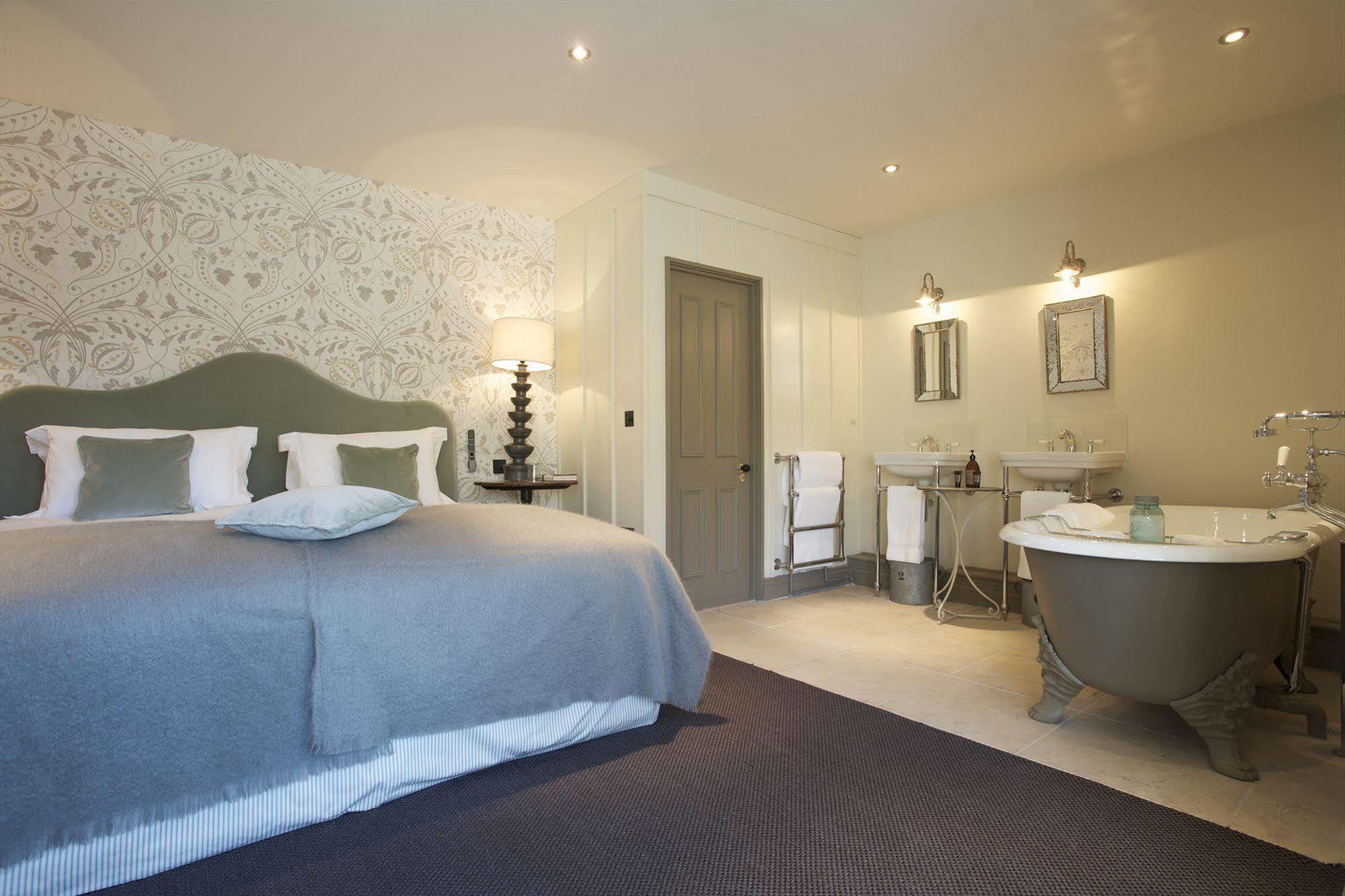 The Wheatsheaf Inn Bourton-on-the-Water Εξωτερικό φωτογραφία